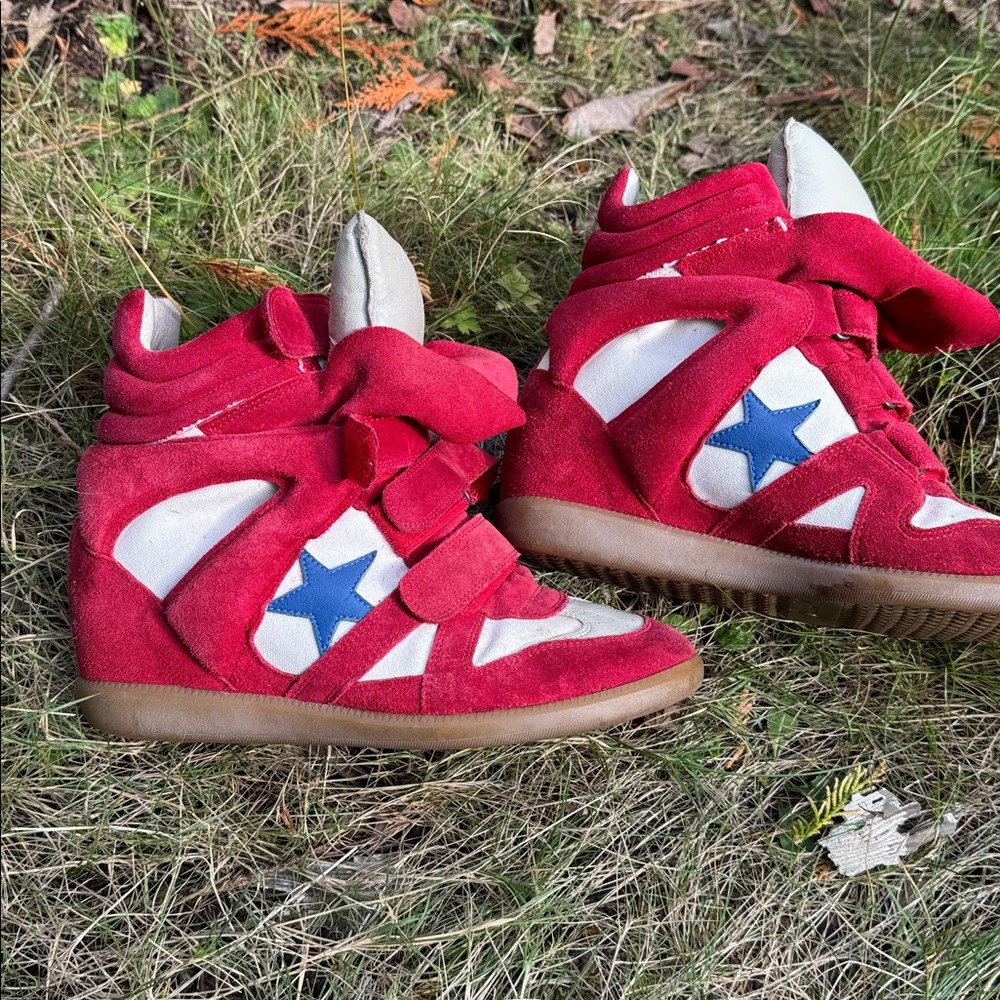 Isabel Marant Beckett
Red and Cream High-Top Sneakers size 10 - Picture 2 of 5